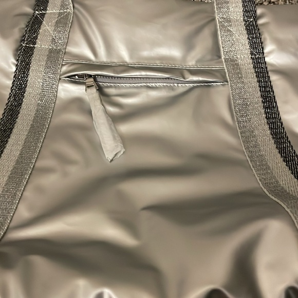 Talbots Silver Puffer Zipper Tote Bag - Picture 2 of 9